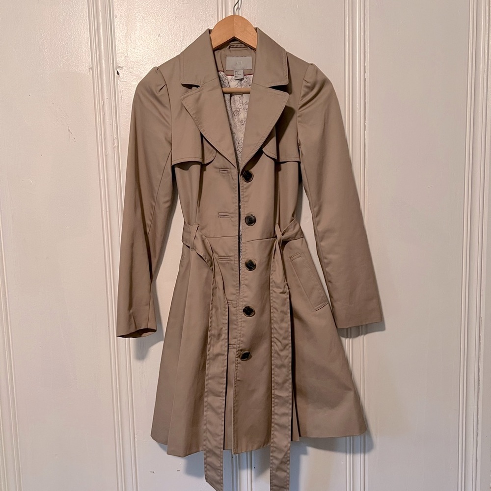H&M Womens Size US 2 Classic Khaki Trench Coat Dress Pleated Belted